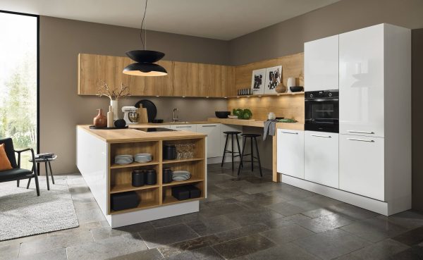 Nolte moderne U-Kueche Eiche