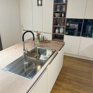 hochwertige Nolte Küche Magnolie - L Küche mit Insel