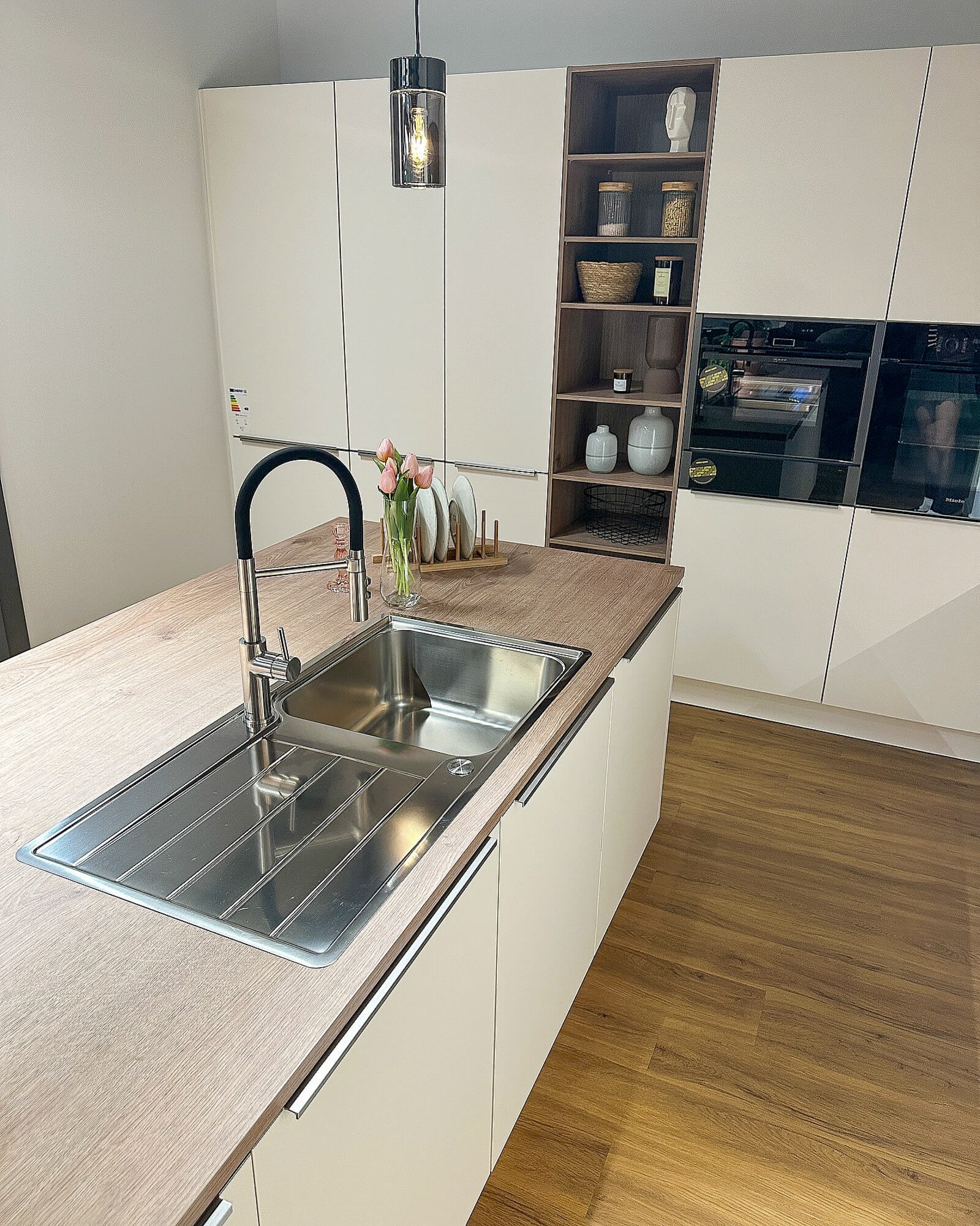 hochwertige Nolte Küche Magnolie - L Küche mit Insel